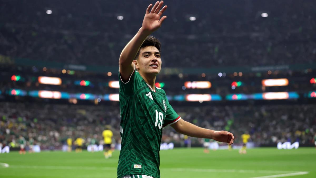 GILBERTO MORA SE GRADÚA DE LA PREPARATORIA TRAS JUGAR EL MUNDIAL 2026 CON LA SELECCIÓN MEXICANA