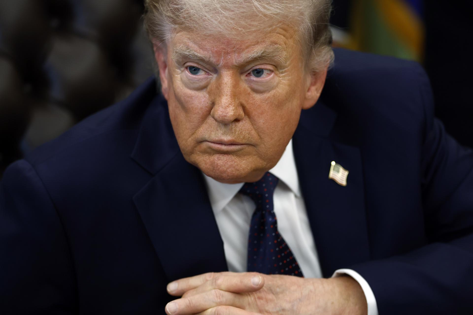 EE.UU. INTERRUMPE BOMBARDEOS A IRÁN MIENTRAS TRUMP ESPERA UNA SOLUCIÓN DIPLOMÁTICA