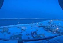 Cada año entre el 18 y 19 de noviembre inicia la noche polar en Barrow (Utqiaġvik), Alaska.