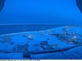 Cada año entre el 18 y 19 de noviembre inicia la noche polar en Barrow (Utqiaġvik), Alaska.