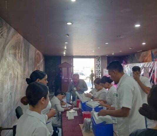 *LLEVAN A PALACIO MUNICIPAL CAMPAÑA DE VACUNACIÓN CONTRA LA INFLUENZA Y COVID-19*