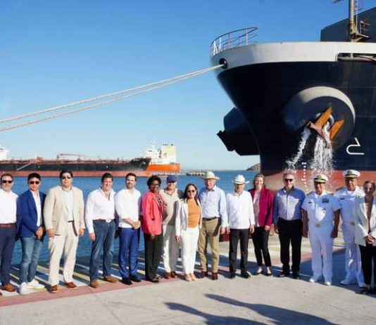 Con modernización del Puerto de Guaymas Gobernador Durazo afianza relación comercial Sonora-Estados Unidos